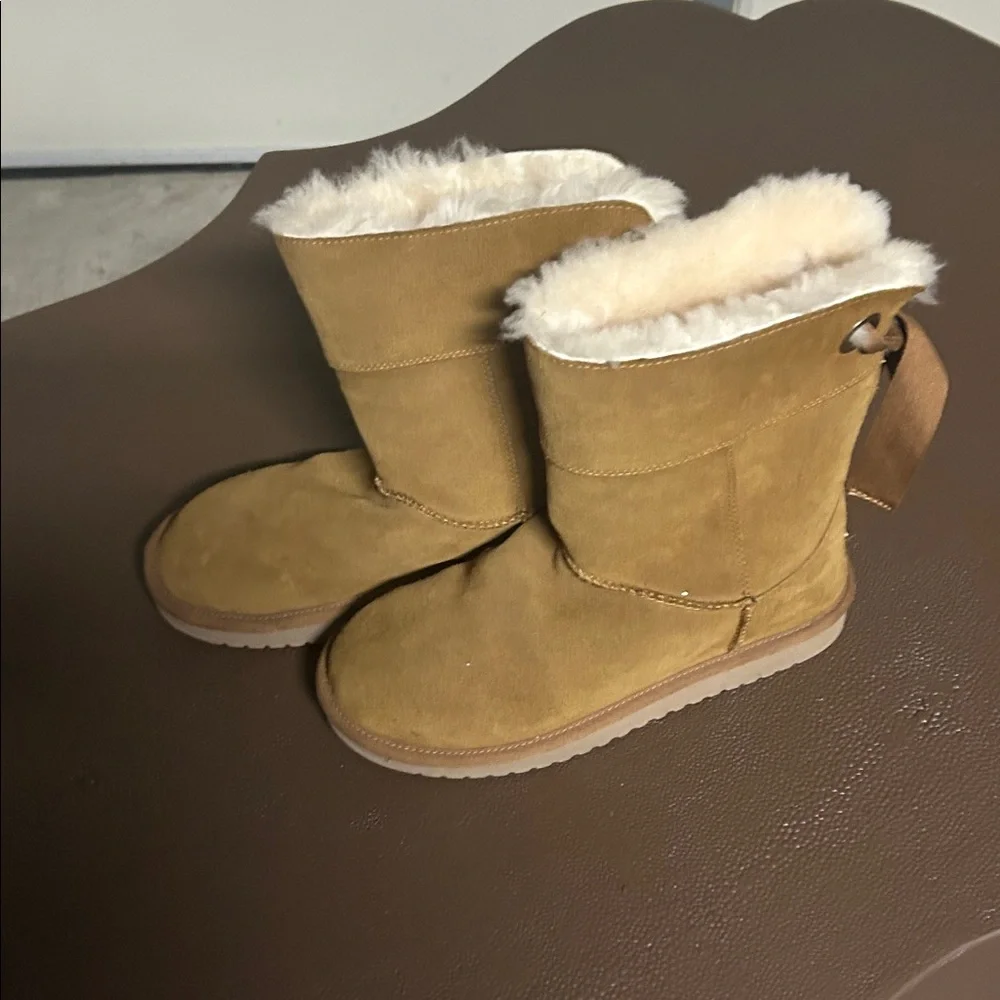 Koolaburra by‎ Ugg Cozy Tan Suede Women's Boots